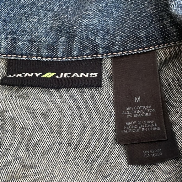 Women’s DKNY Jeans Denim Jacket, Size M - Picture 2 of 5